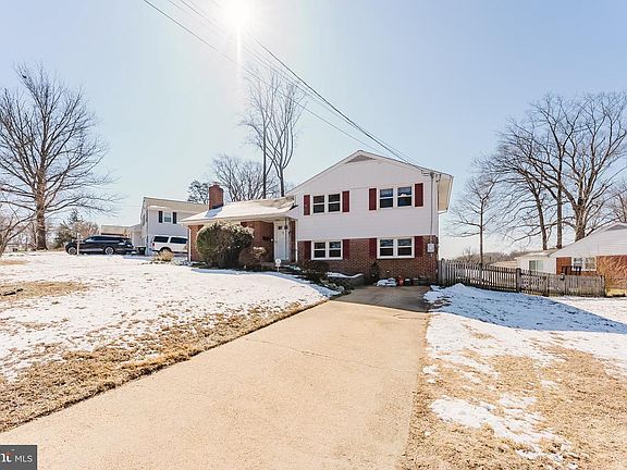 2nd image of 5937 Atteentee Rd