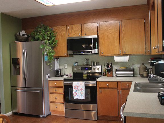 Appliances included 