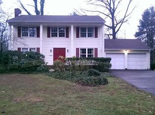 4 Dewey Dr, New Brunswick, NJ 08901