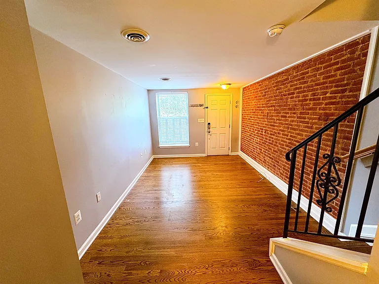 2503 Eastern Ave — Photo 8