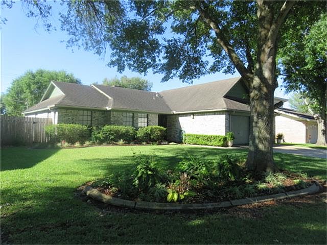 1st image of 1203 Edgebrook Dr