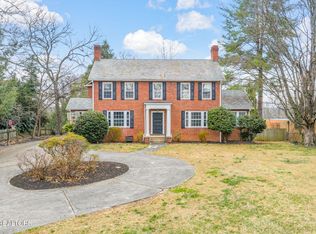 3823 Kingston Pike, Knoxville, TN 37919