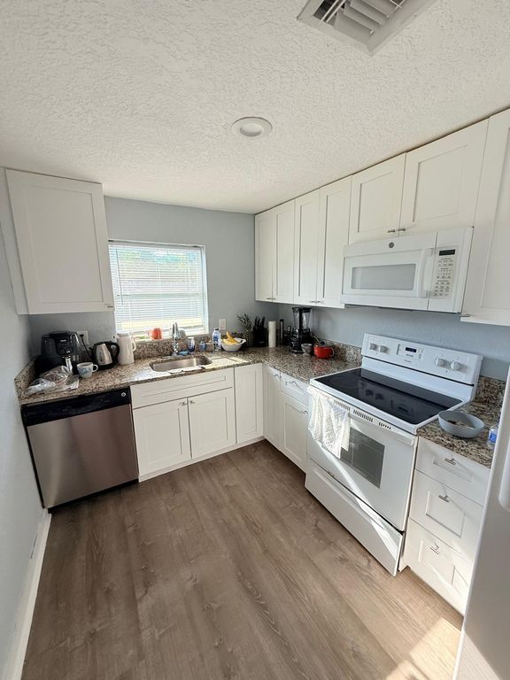 2251 NW 4th St #1-2, photo 7