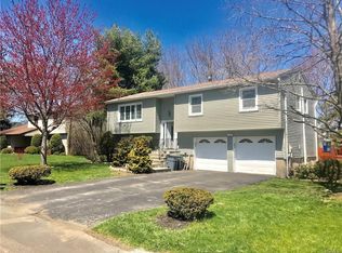 334 Hemingway Rd, New Windsor, NY 12553