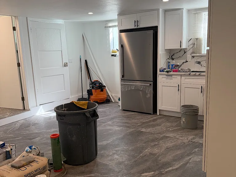 160 W 59th St #1/4 — Photo 10