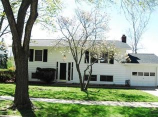 6709 Cooper Ave, Middleton, WI 53562