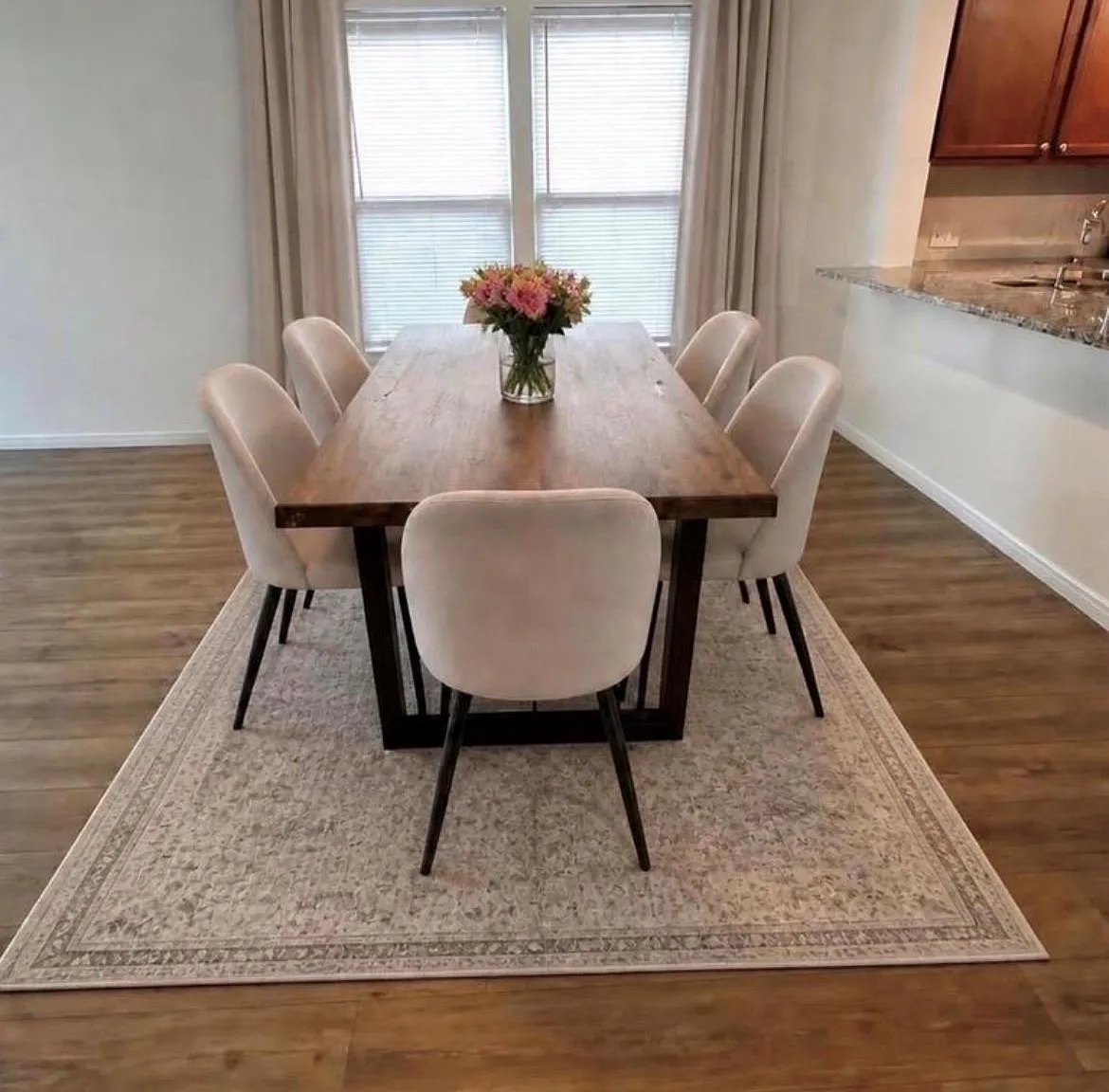 4 bed, 2.0 bath, 1983 sqft, $2,150 — Photo 3