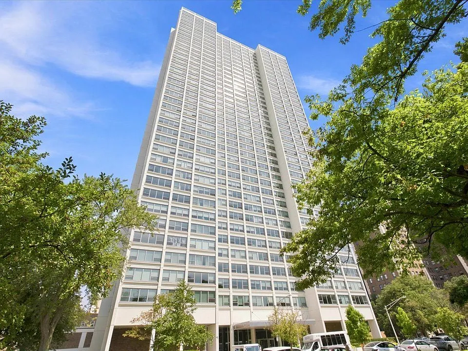 1700 E 56th St #2406