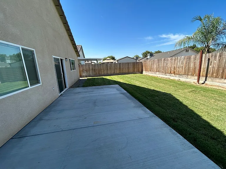 1025 S Crumal St — Photo 18