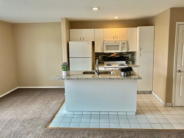 1719 SW 16th Ave — Photo 2