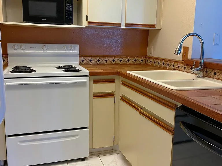 987 Sonesta Ave NE #207 — Photo 7
