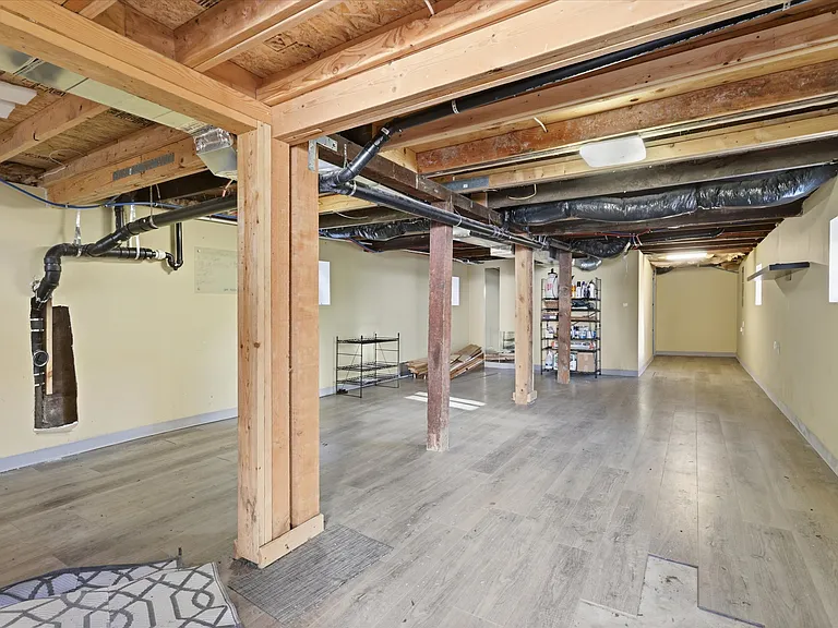 3557 S Hudson St — Photo 28