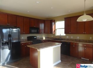 8006 N 150th Ter, Bennington, NE 68007