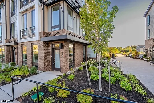 112 Village Dr Photo 1