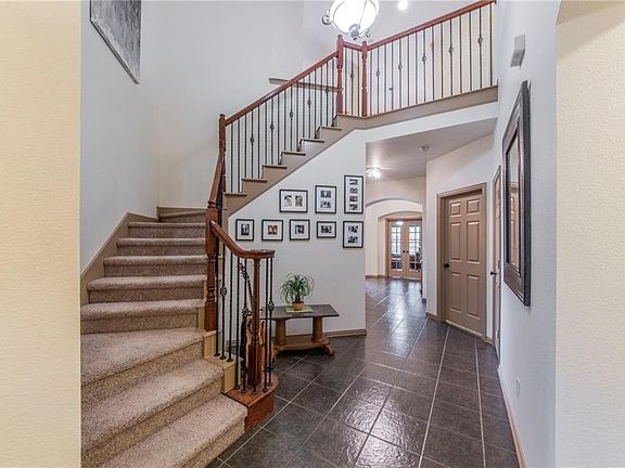 3rd image of 3212 Outlook Ct