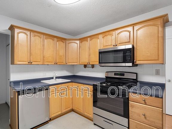 5th image of 379 N Taylor Ave #13