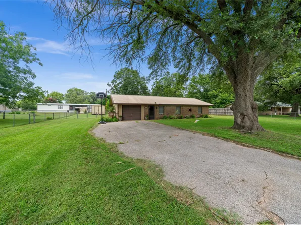6753 Murphy St, Murchison, TX 75778