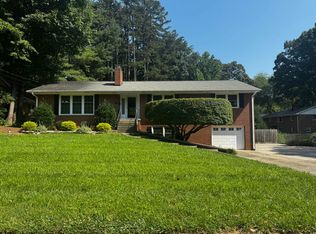 3109 Kinnamon Rd, Winston Salem, NC 27104