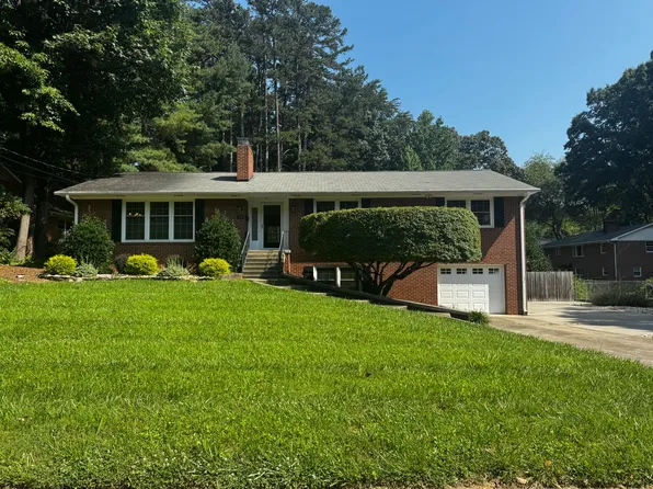3109 Kinnamon Rd, Winston Salem, NC 27104