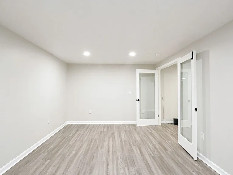 703 Oak Creek Rd — Photo 16