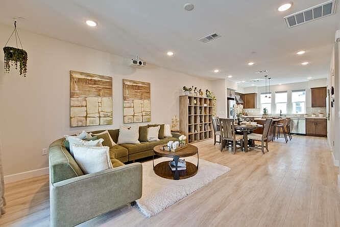 1st image of 846 Cotati Ter Unit 14