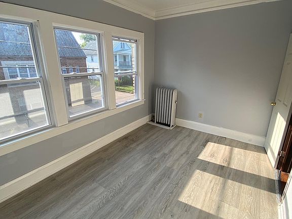 5th image of 13315 Madison Ave #4