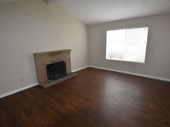 5th image of 869 La Cruz Ln