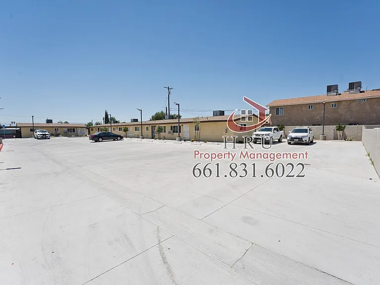1821 Lacey St — Photo 2