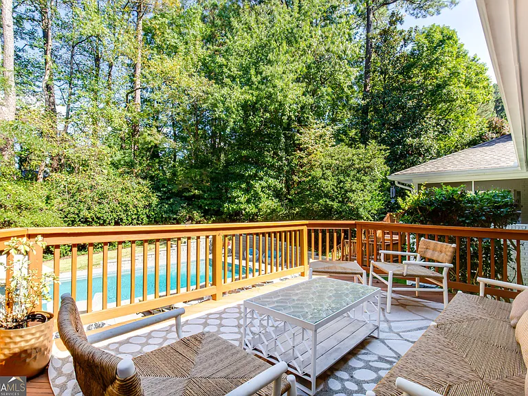 485 Riverside Pkwy — Photo 40