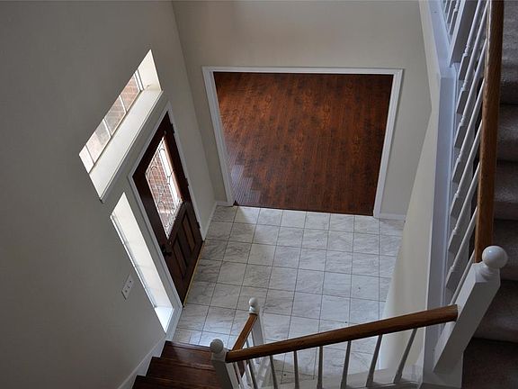 2nd image of 1119 Gloria Ct