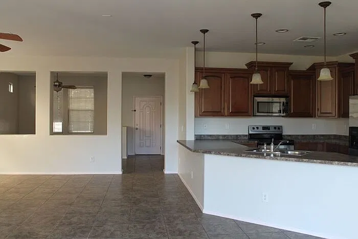 3 bed, 2.0 bath, 1742 sqft, $2,250 — Photo 4