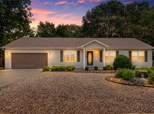 7 Walney Dr, Bella Vista, AR 72715