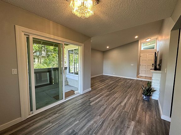 2nd image of 1035 Delna Manor Ln