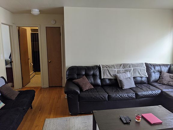 3rd image of 6179 N Northwest Hwy #107