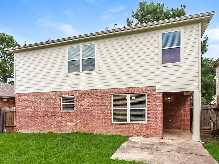 19119 Royal Isle Dr — Photo 17