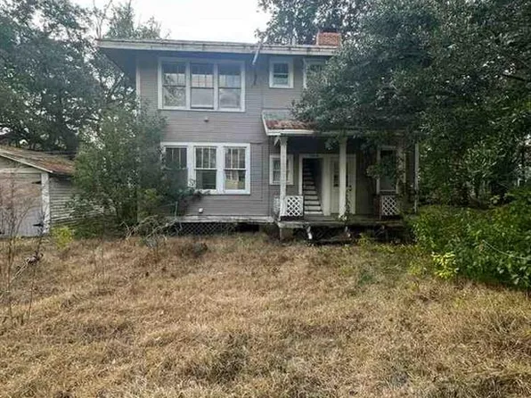 321 7th St, Chickasaw, AL 36611