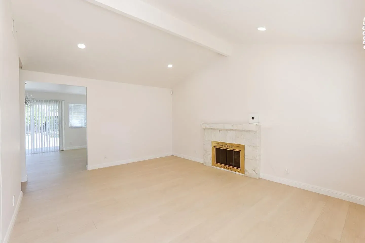 3 bed, 1234 sqft, $4,300 — Photo 3