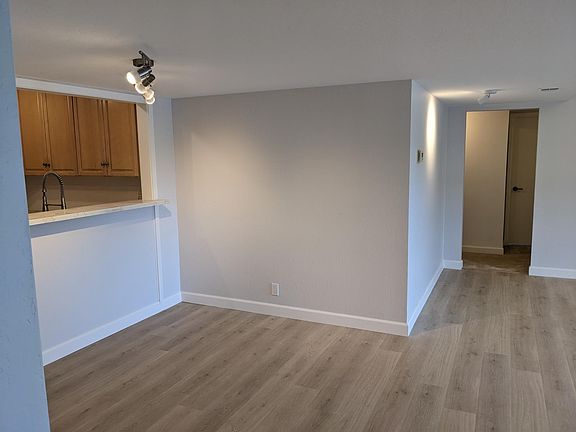 4th image of 675 Sharon Park Dr APT 206