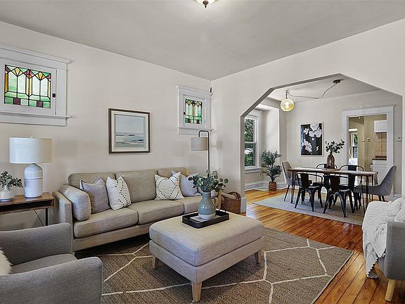 5th image of 8914 Argyle Ave