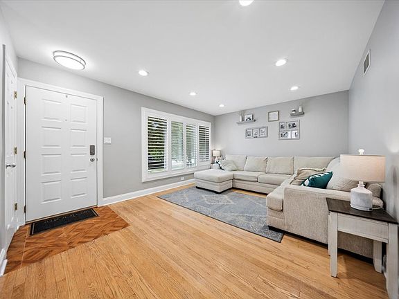 2nd image of 7331 W Clarence Ave