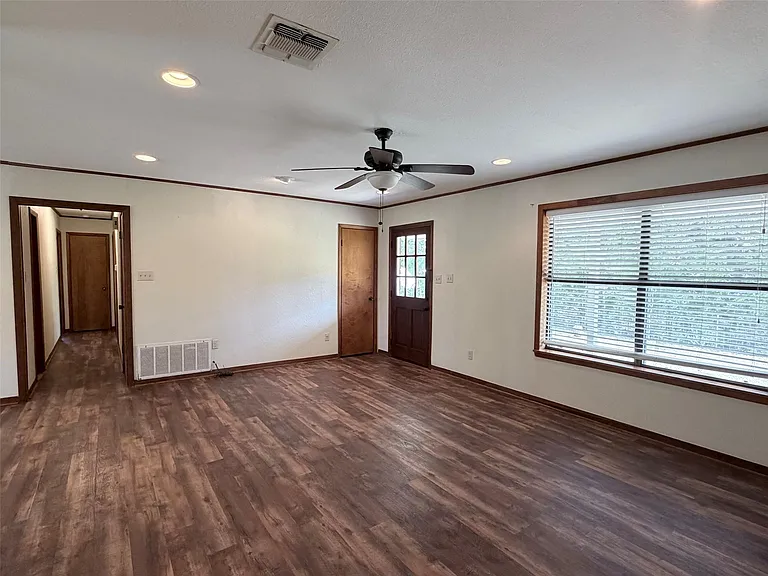 184 Affeld Ln — Photo 3