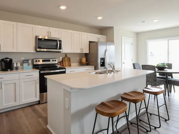 2240 SE Morningdew Dr, West Des Moines, IA 50265