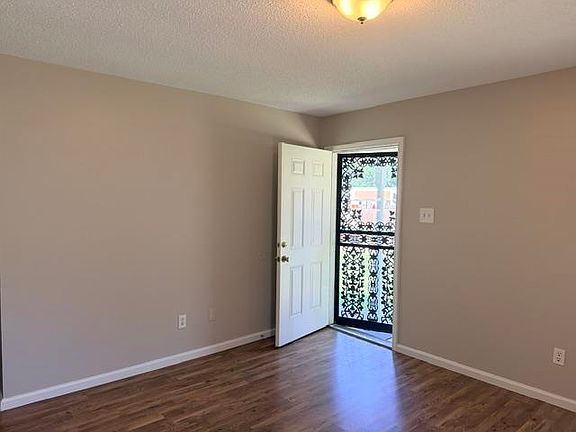 3rd image of 5400 Sputnik Dr