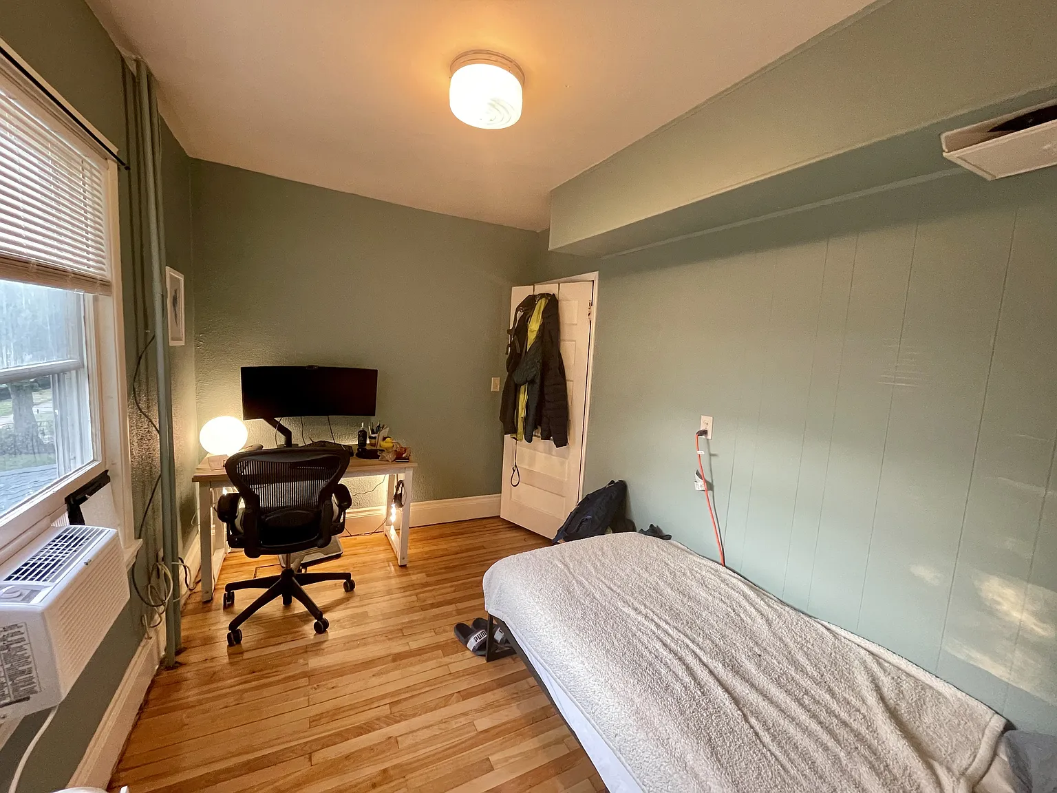 4 bed, 2800 sqft, $2,600 — Photo 4