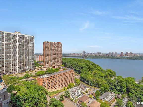 3rd image of 1530 Palisade Ave APT 21C