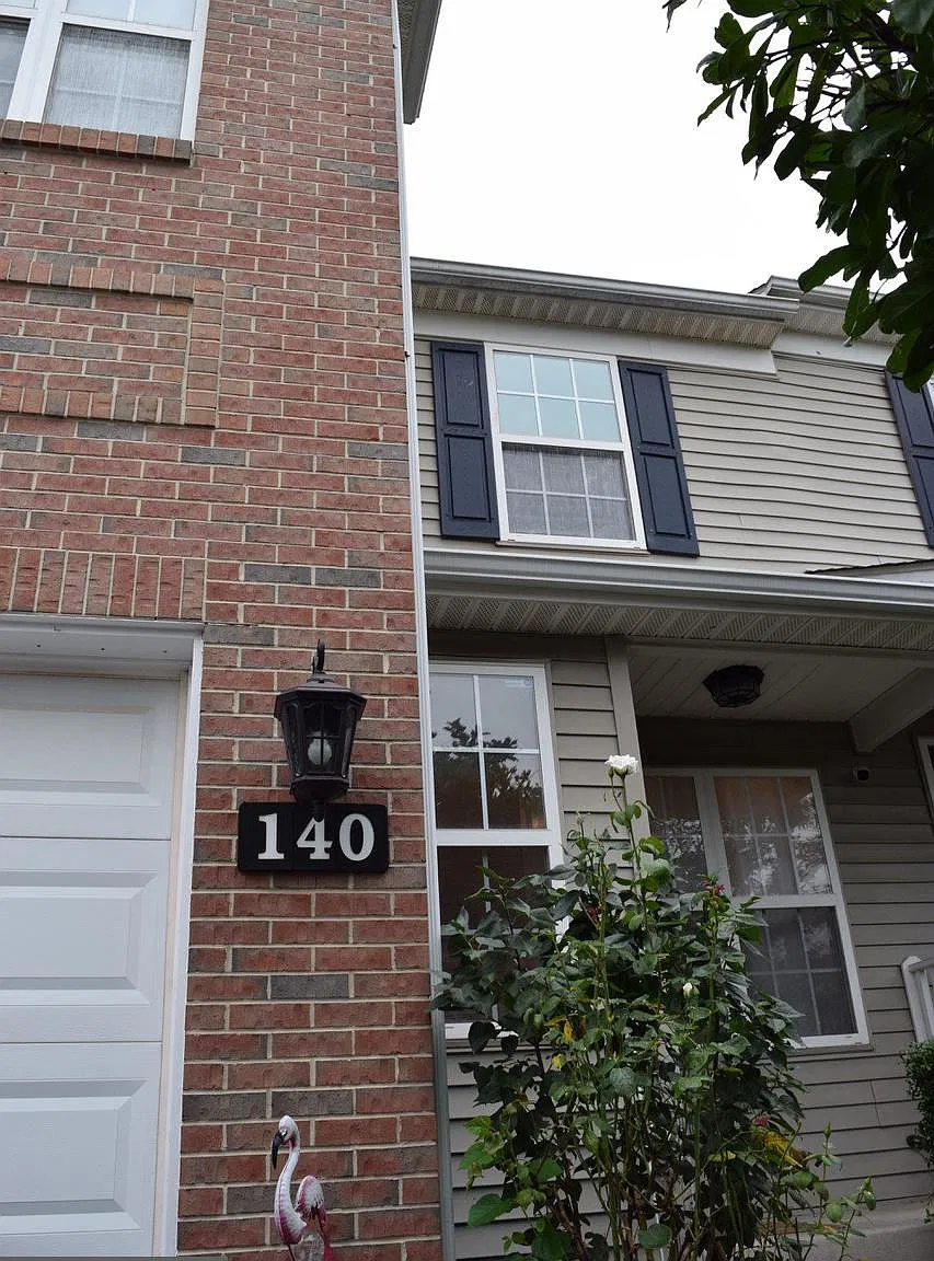 3 bed, 2.5 bath, 2382 sqft, $2,950 — Photo 3