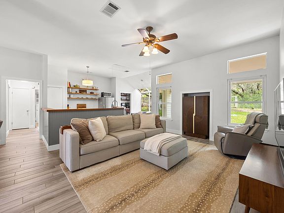 5th image of 3607 Latimer Dr