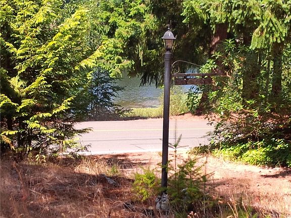 3rd image of 7514 185th Ave E
