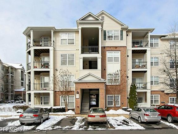 3rd image of 12112 Garden Grove Cir Unit 104
