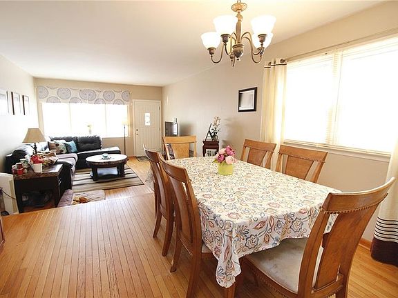 3rd image of 92 Labau Ave